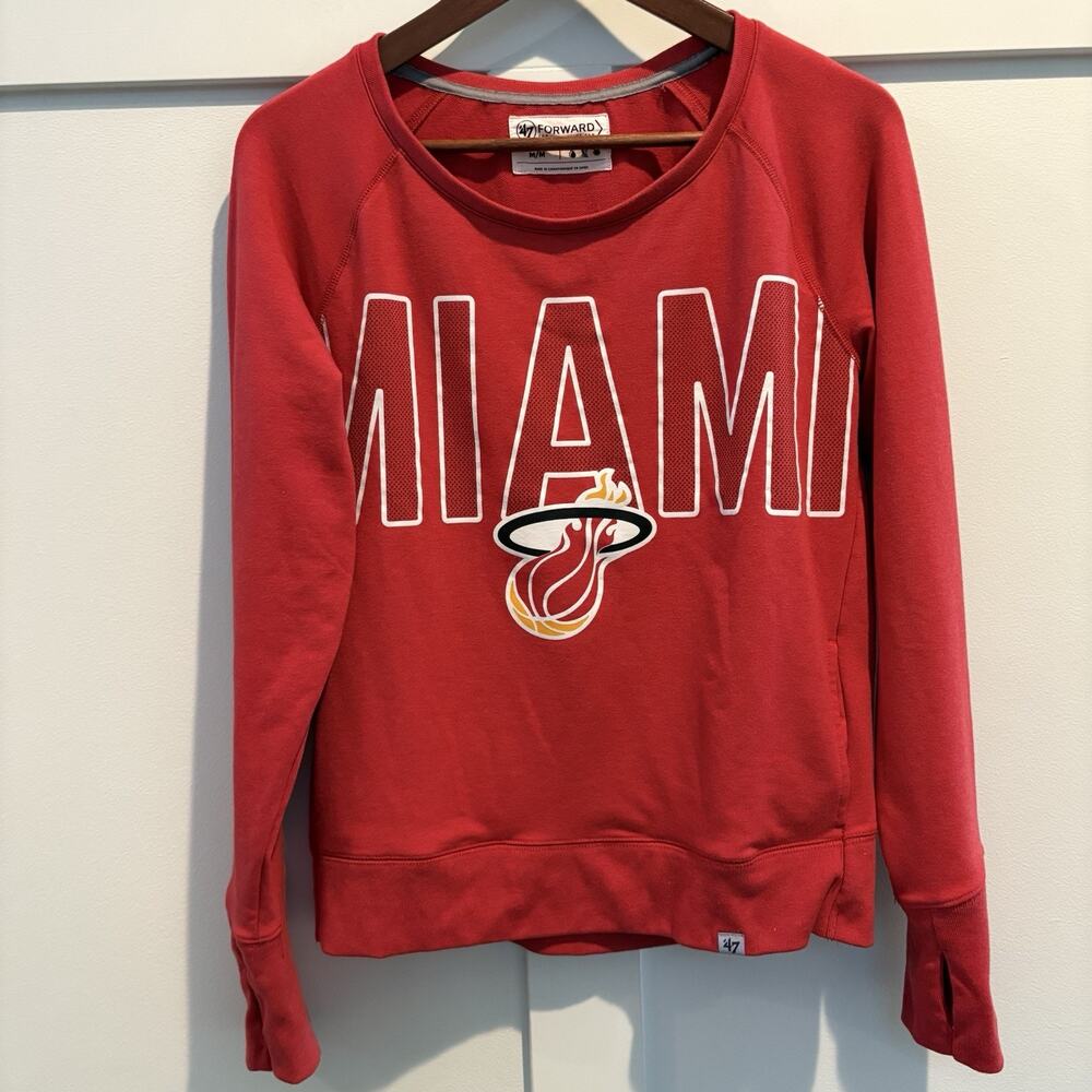 Miami Heat Sweatshirt Women Medium Red NBA Basketball ’47‎ Thumbholes Pockets